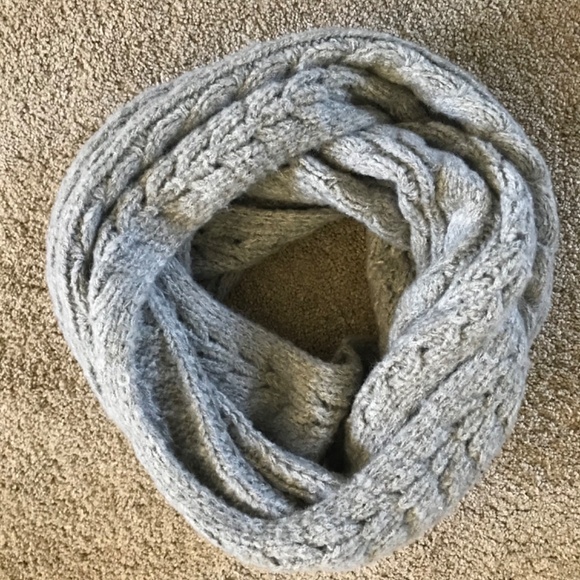 ❄NWT Soft & Cozy Infinity Scarf - Picture 3 of 8